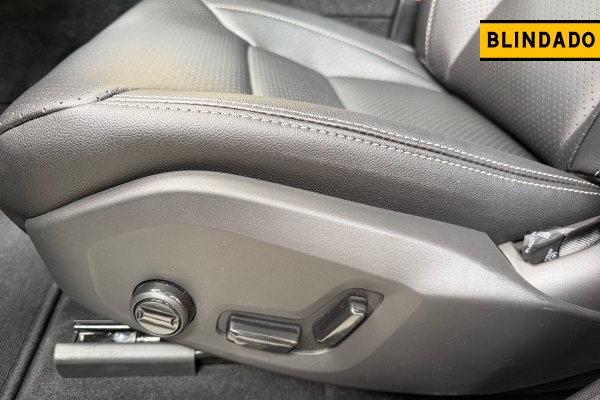 VOLVO XC60 2.0 T8 PHEV PLUS AWD GEARTRONIC 2025/2026